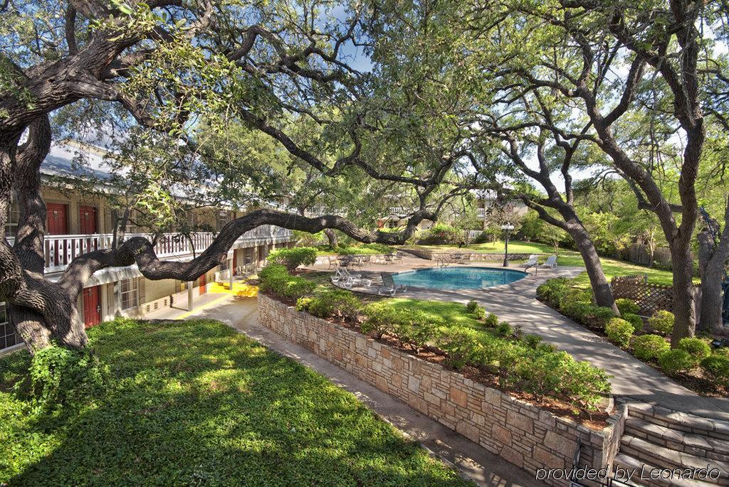 Best Western Sunday House Inn Kerrville Konforlar fotoğraf